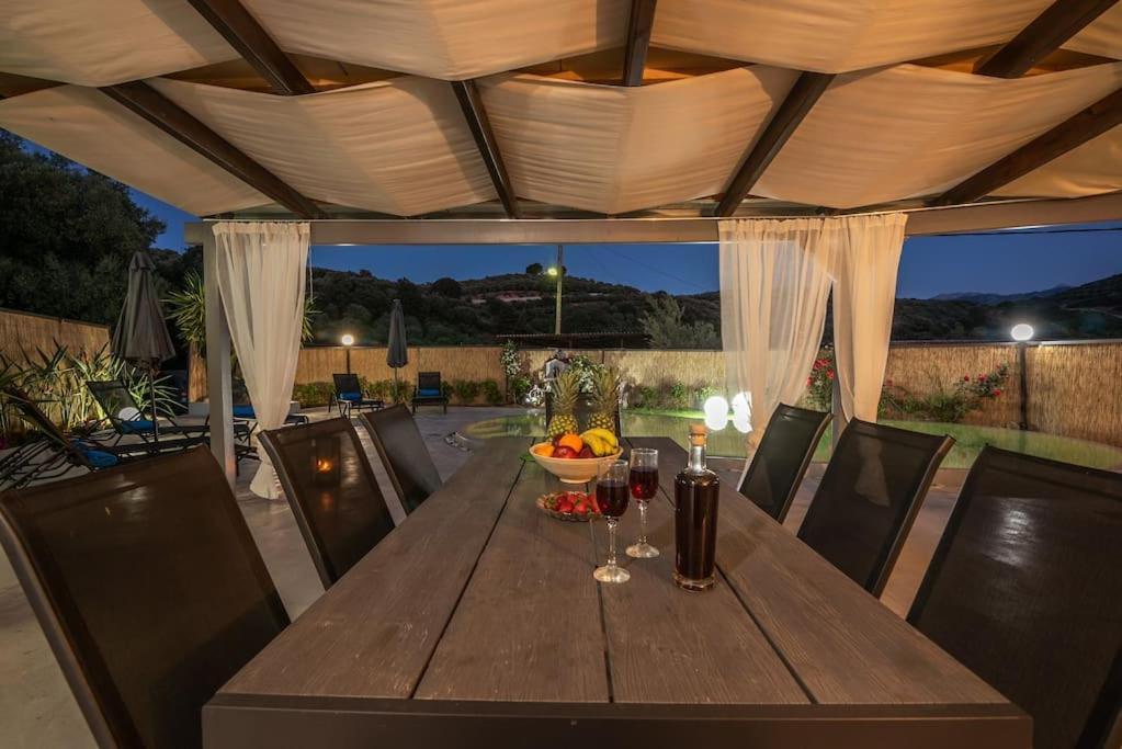 فيلا Casa Del Miele, Private Pool, Bbq, Mountain View. Alikianos المظهر الخارجي الصورة