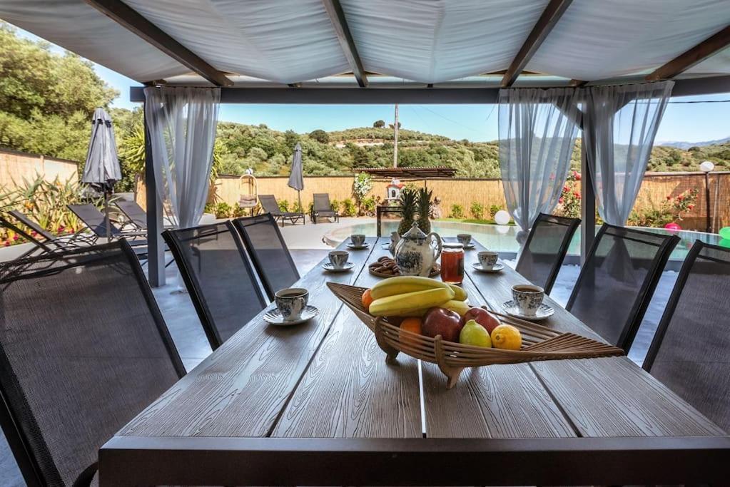 فيلا Casa Del Miele, Private Pool, Bbq, Mountain View. Alikianos المظهر الخارجي الصورة